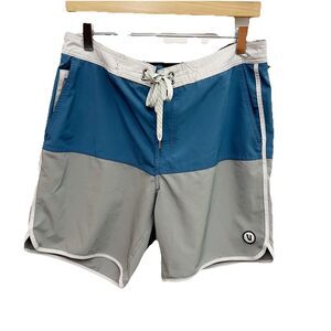 Vuori Shorts Mens 32 Blue Gray White Cruise Board Swim Trunks Gym Casual Adult